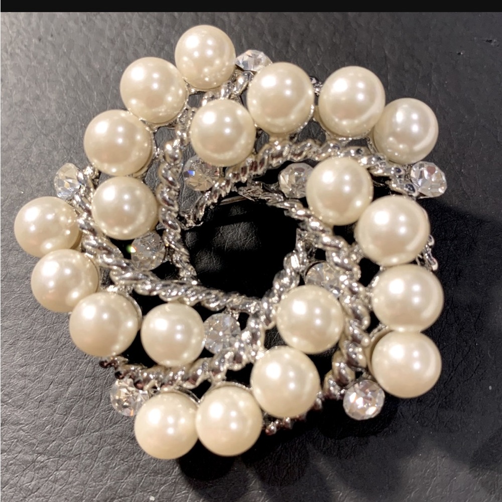 Faux Perl Brooch